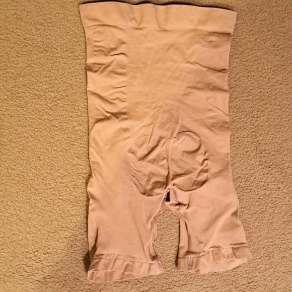 SKIMS HIGH-WAISTED MID THIGH SHAPER SHORT XL - Picture 5 of 8